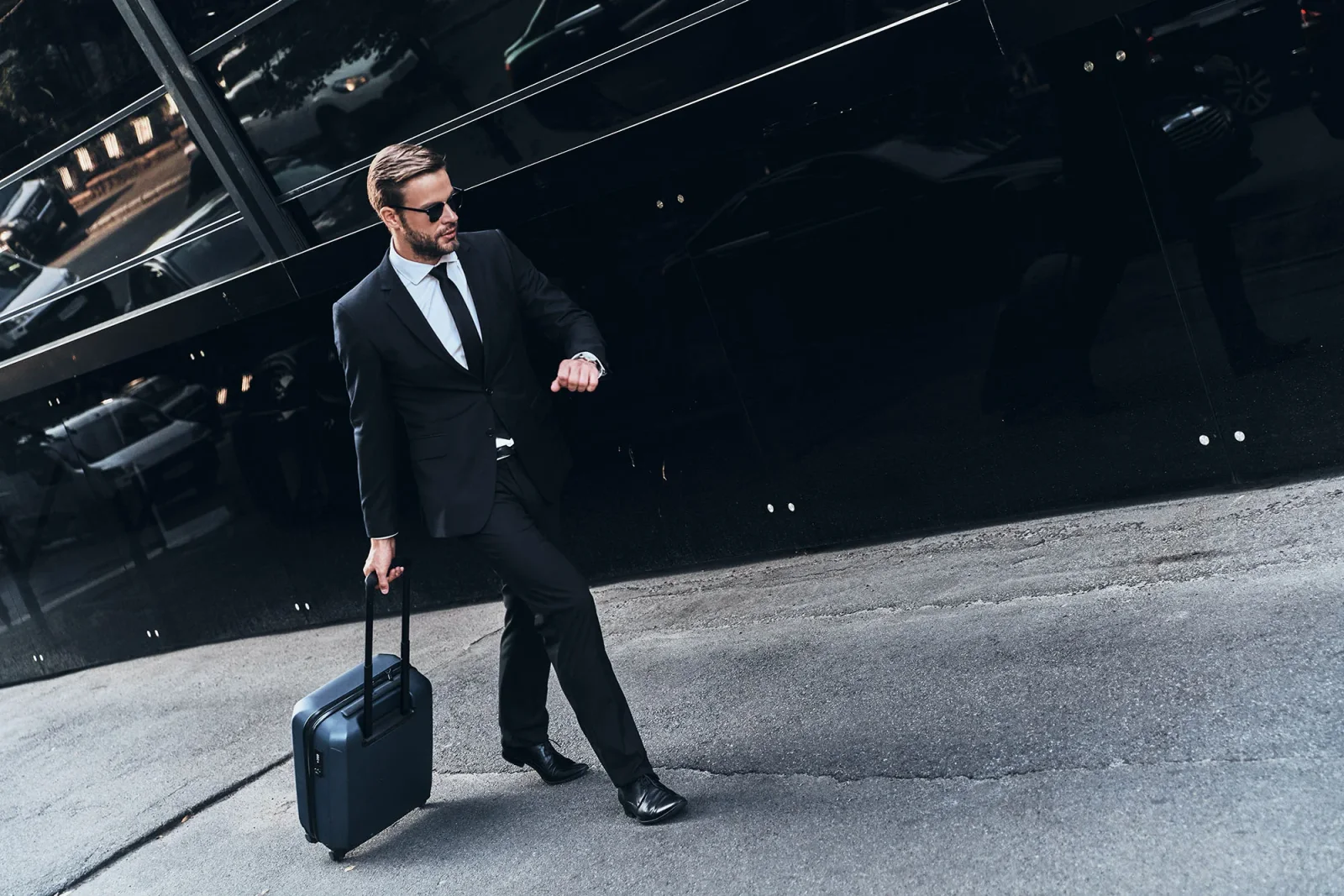 Business traveller and chauffeur-ready executive airport transfer
